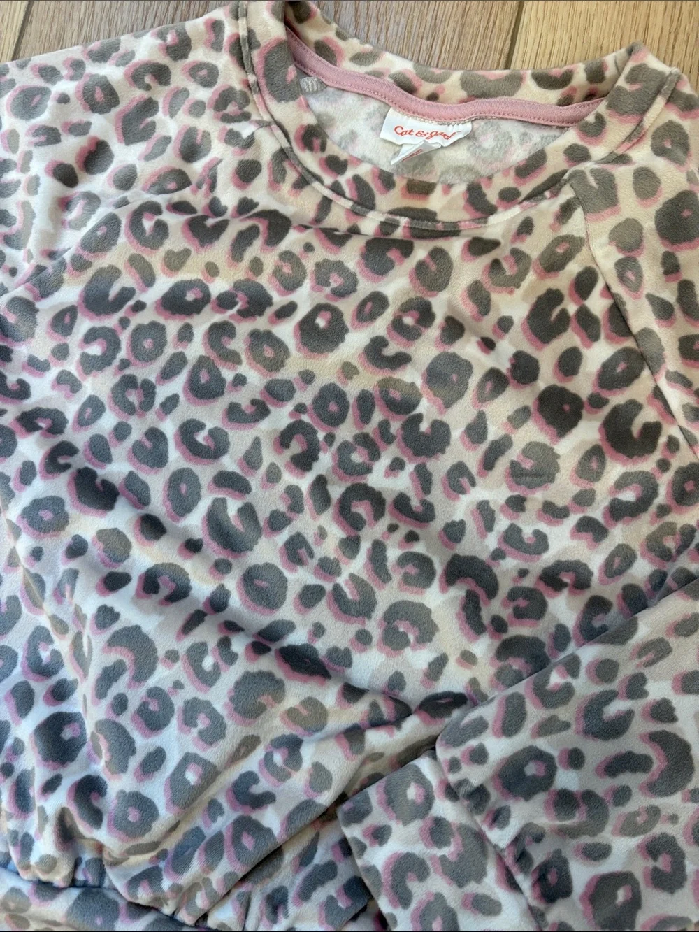 Girls' Pink Leopard Set - Cozy Long Sleeve Top & Jogger Pants